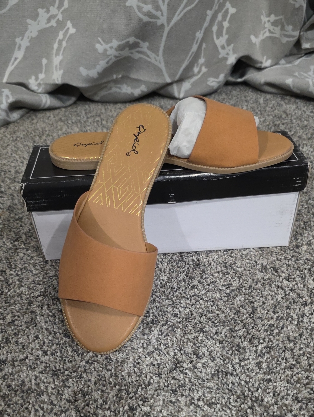 Qupid Desmond-22X Womens Size 8 Whiskey Tan Slide Sandals Open Toe NEW
